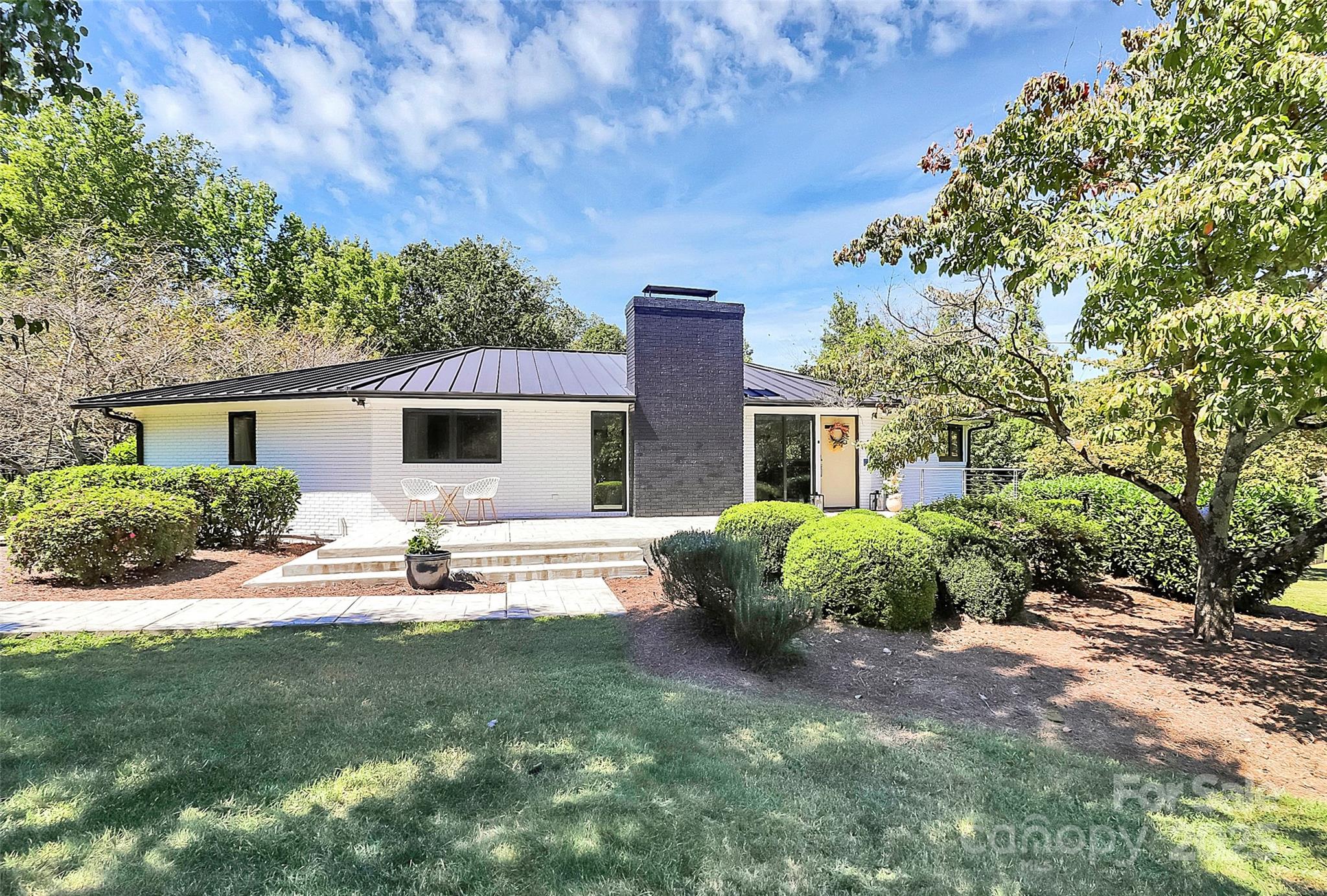 205 Wescot Drive NW