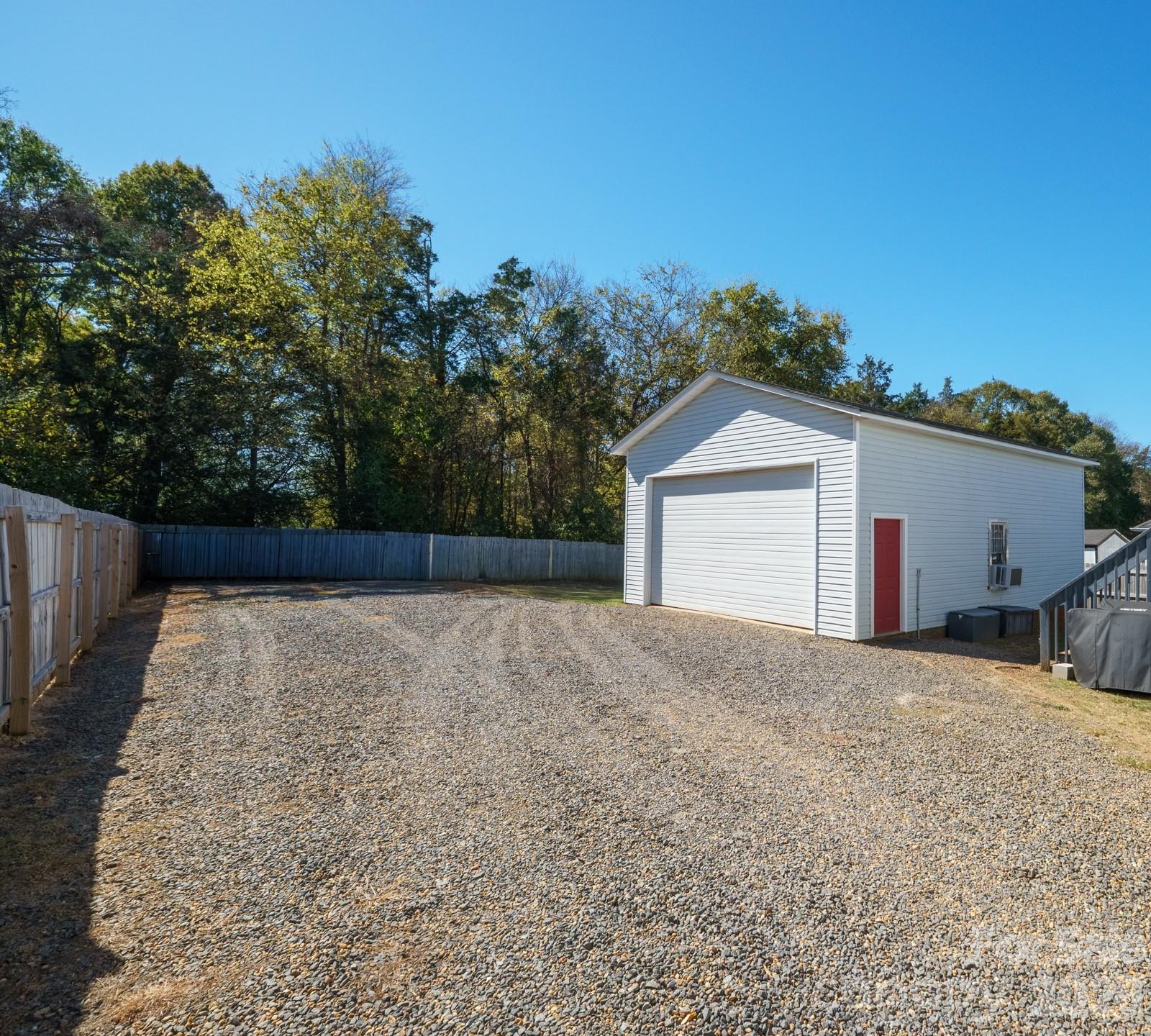 3673 Farm Lake Drive SW