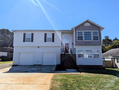 Photo of 3673 Farm Lake Drive SW, Concord, NC 28027 (MLS # 4312782)