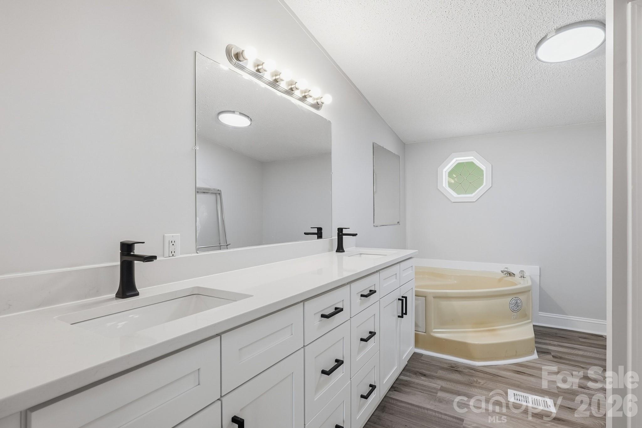 Poplar Glen - Residential