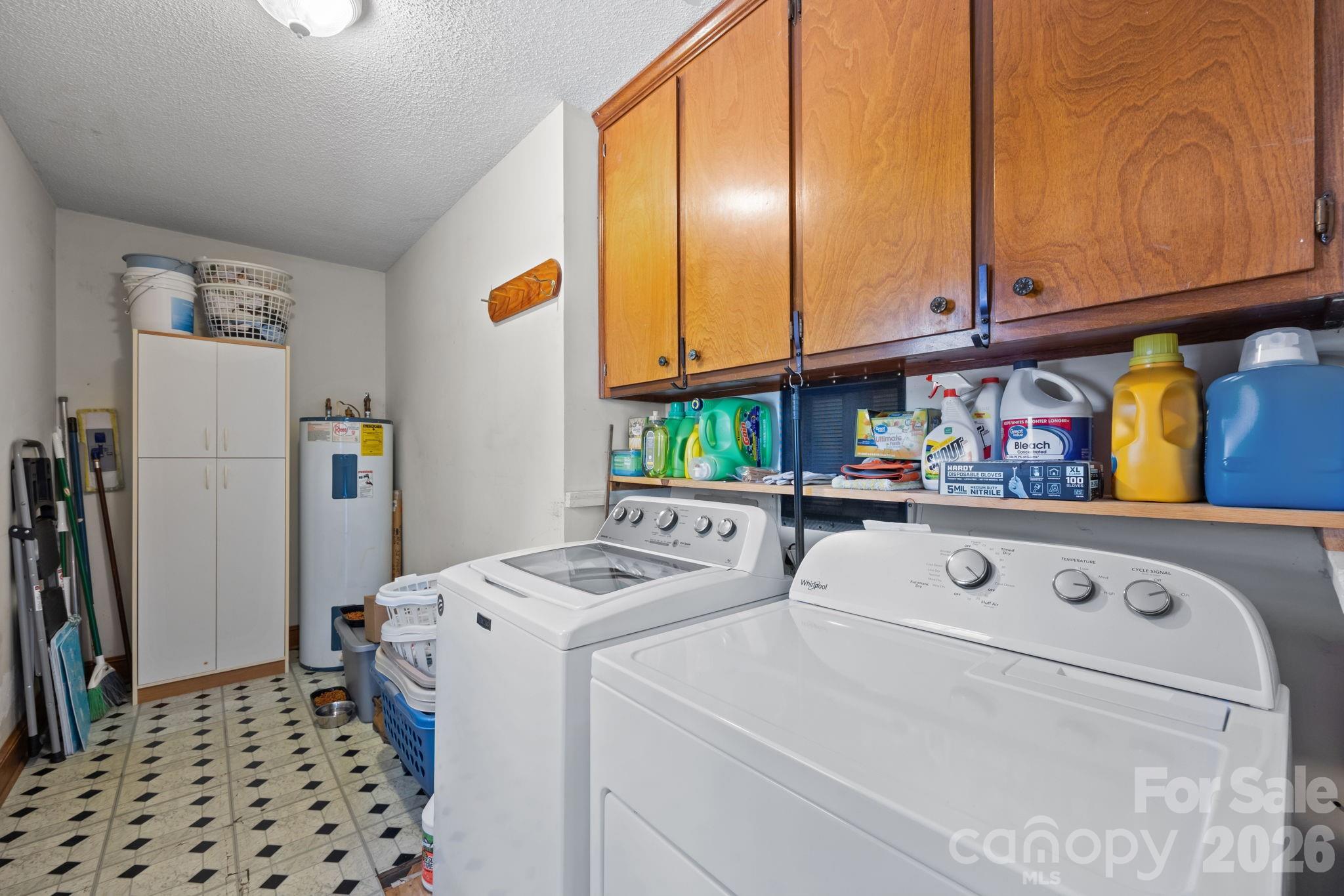 WHITE OAKS - Residential