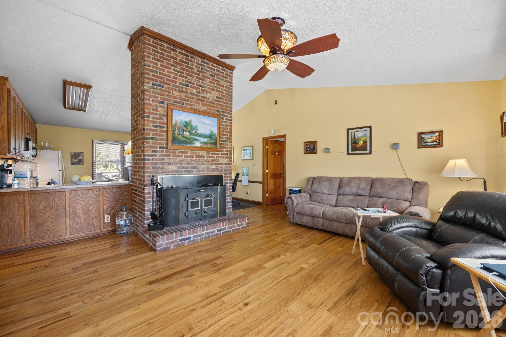 WHITE OAKS - Residential