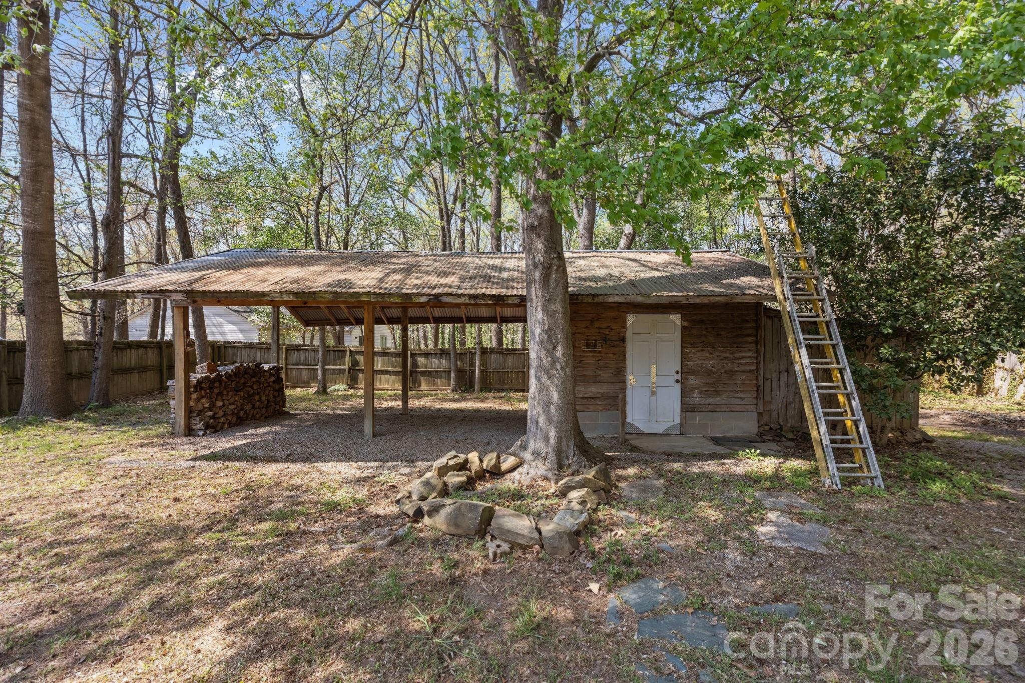 WHITE OAKS - Residential