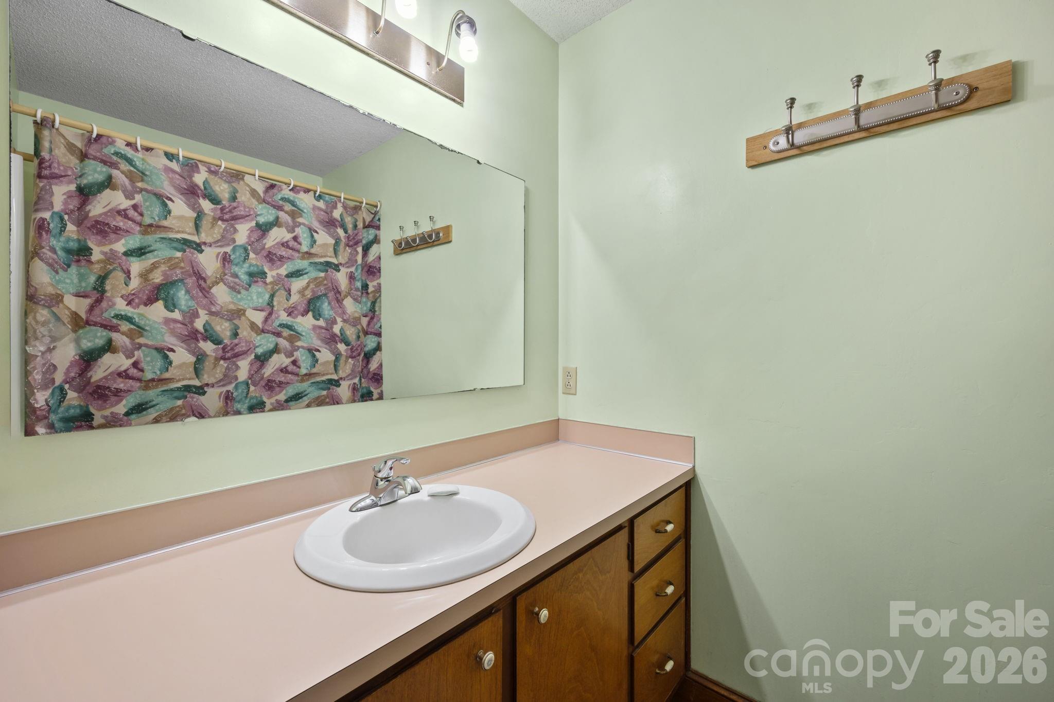 WHITE OAKS - Residential