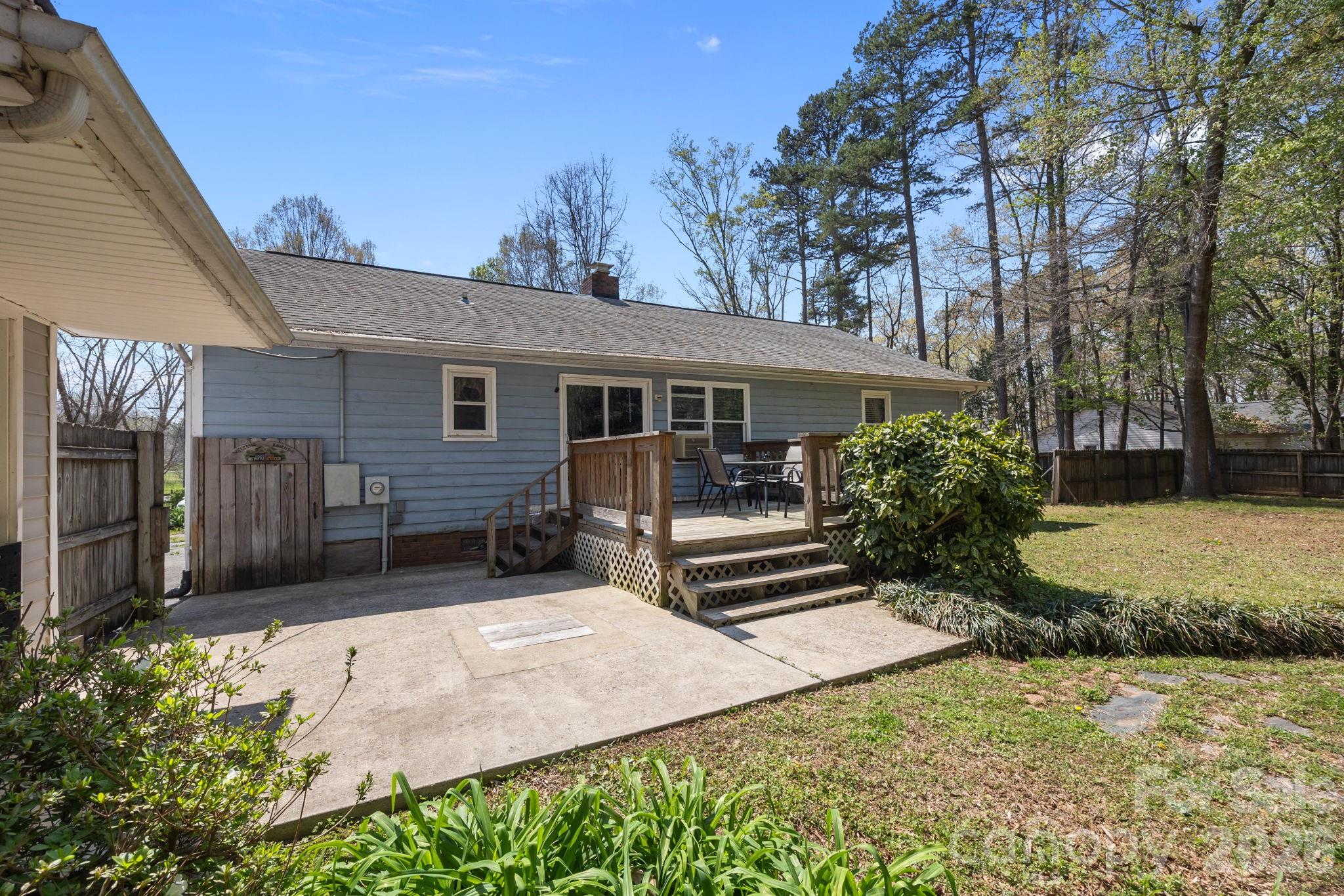 WHITE OAKS - Residential