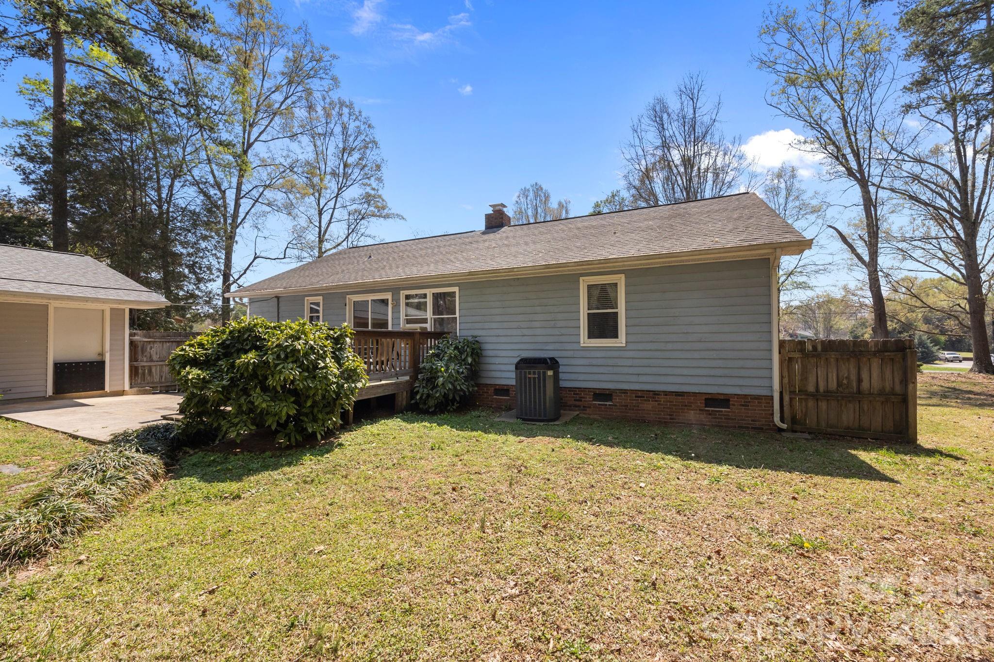 WHITE OAKS - Residential