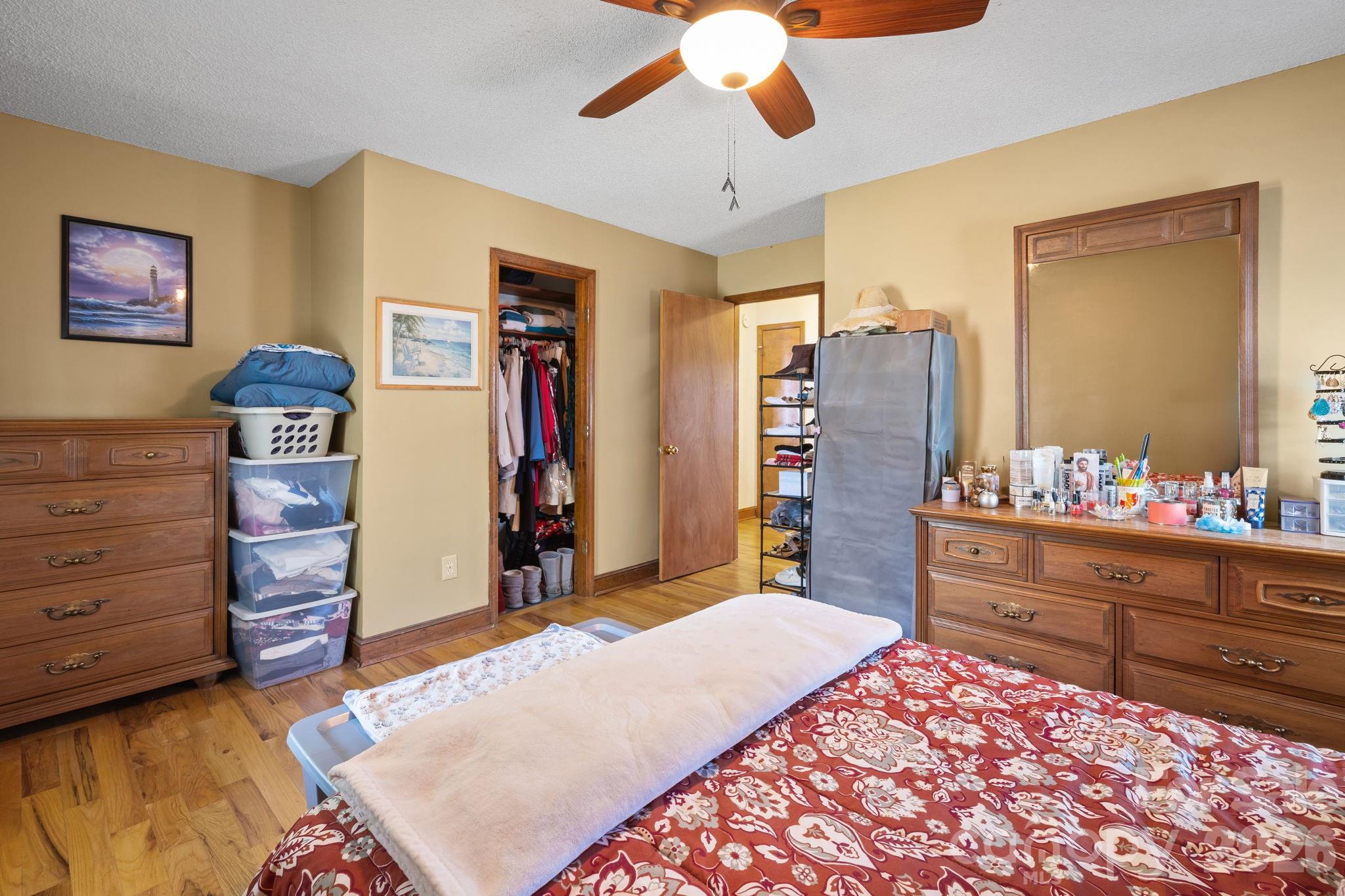 WHITE OAKS - Residential