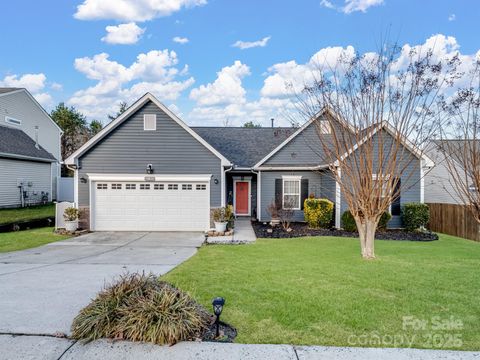 Photo of 5822 Briggs Drive, Charlotte, NC 28269 (MLS # 4329339)