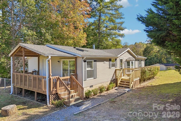 202 BANYAN RD, CANDLER, NC 28715 - Image a3a00eccf8f2152bd445bd9aa2c6db34/3778044760