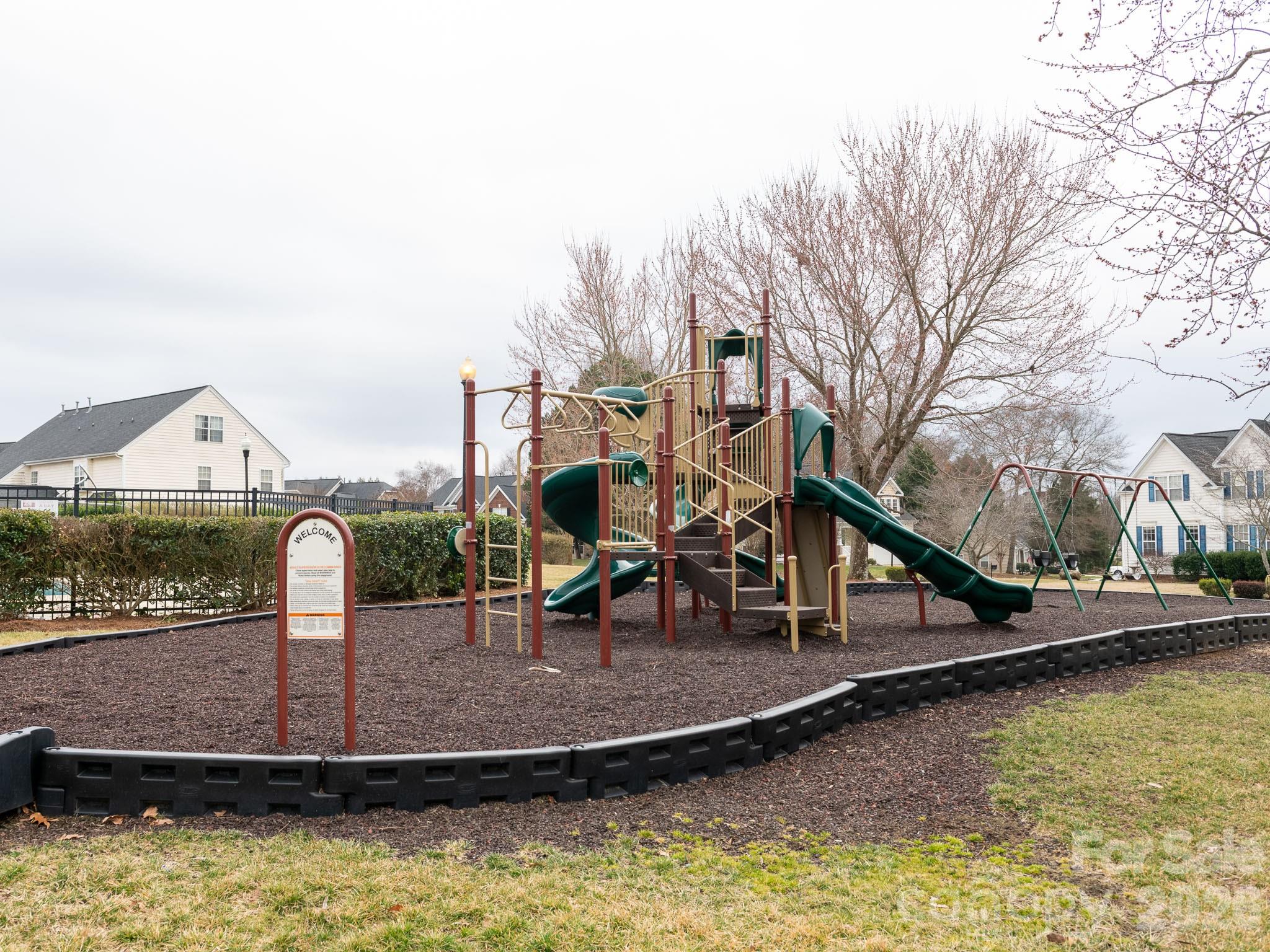 Gates At Waterside - Residential
