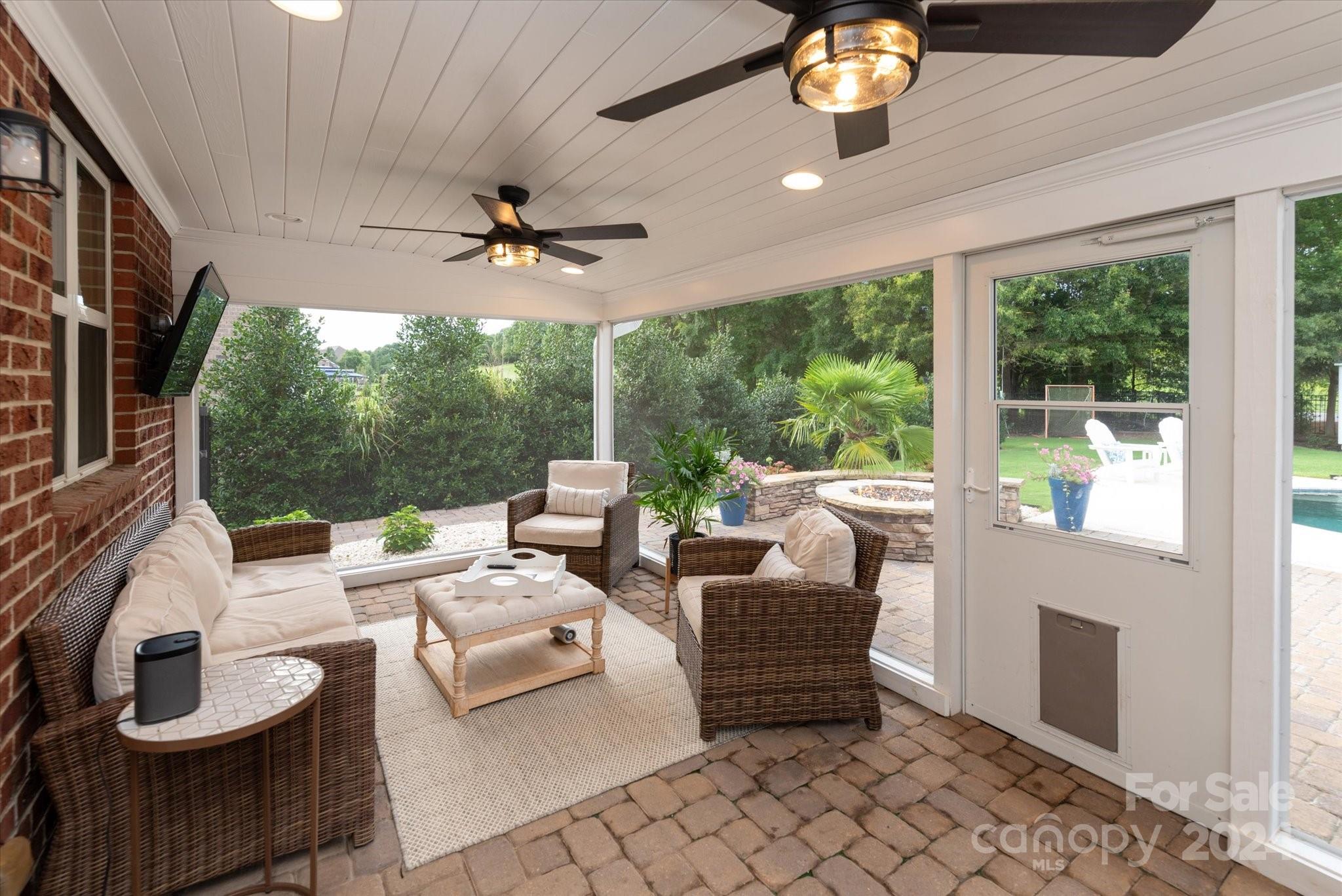 The Chimneys of Marvin - Residential