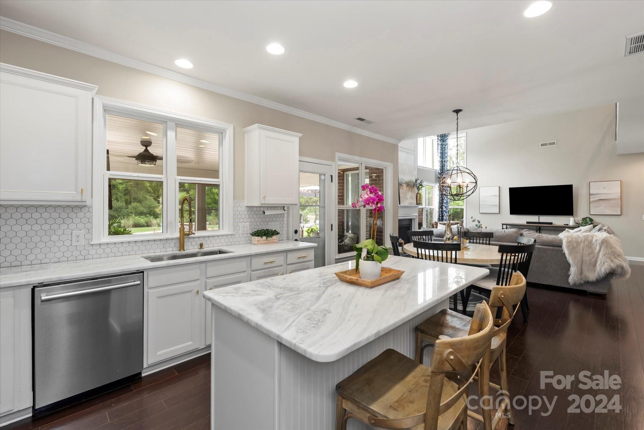 The Chimneys of Marvin - Residential