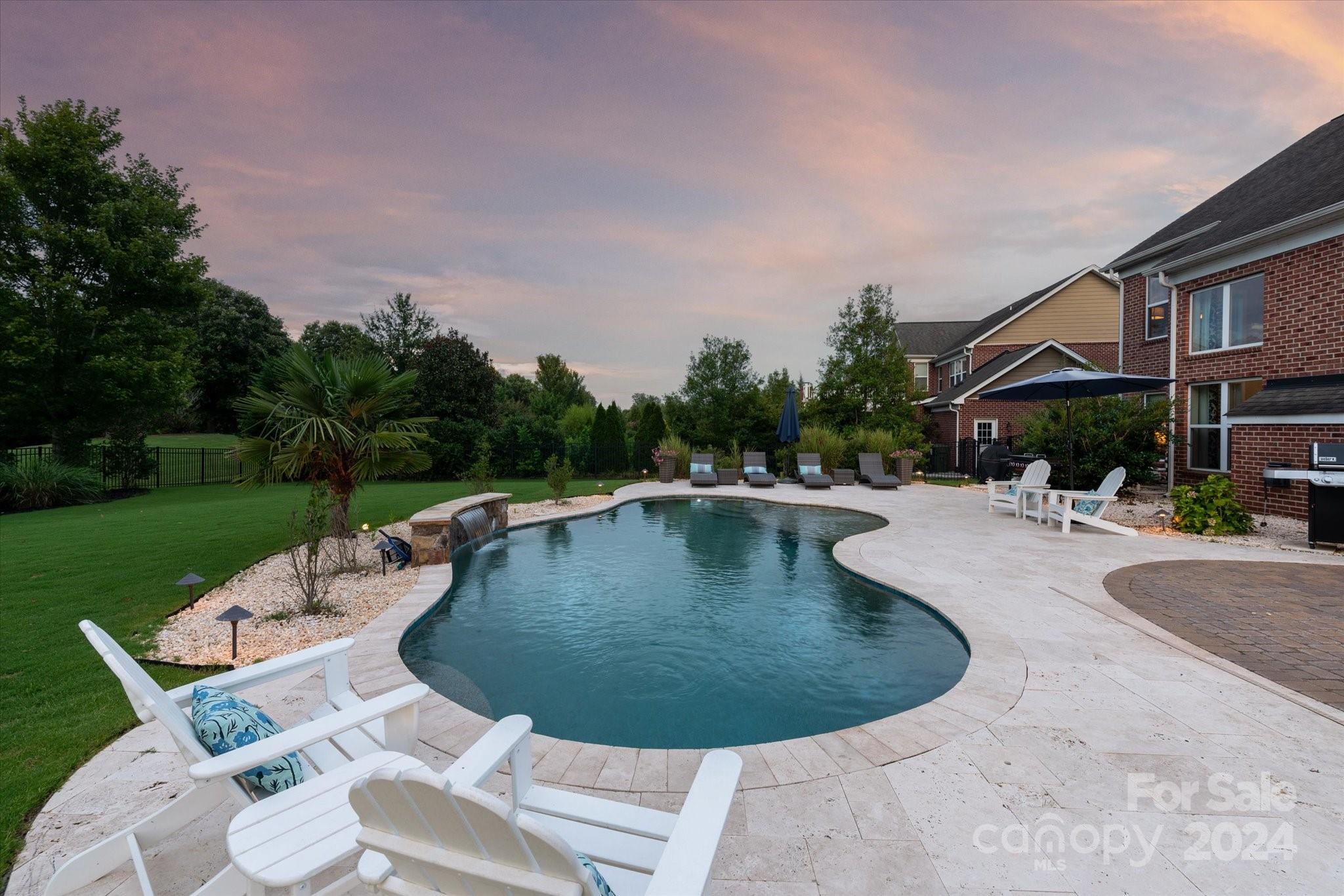 The Chimneys of Marvin - Residential