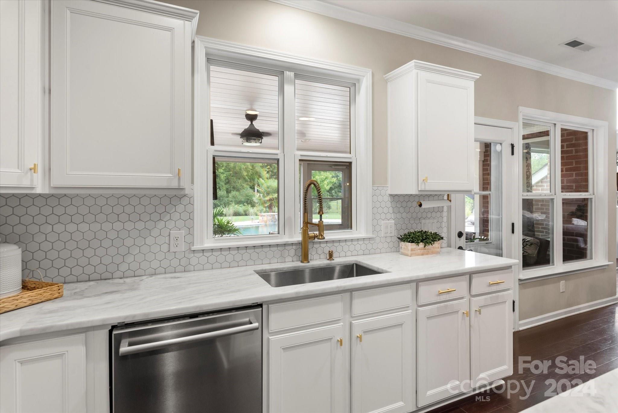 The Chimneys of Marvin - Residential