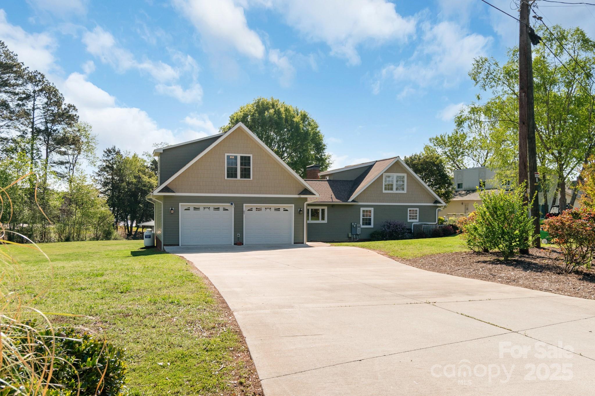 421 Tranquil Bay Circle