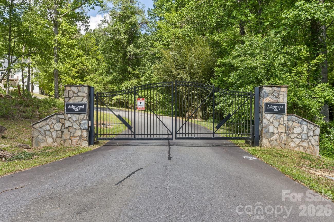 61 Bamboo Trail