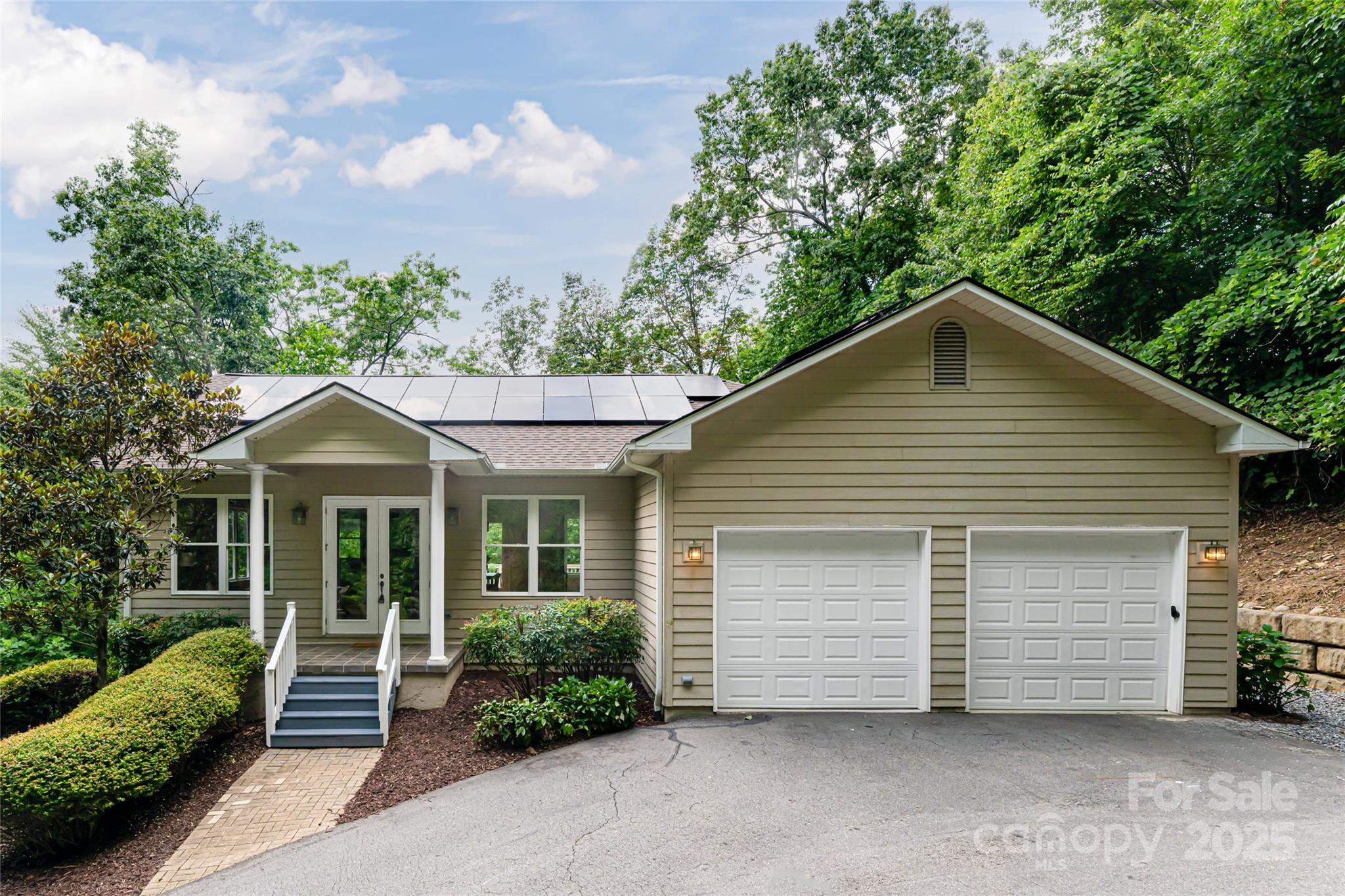 15 Falcon Crest Drive