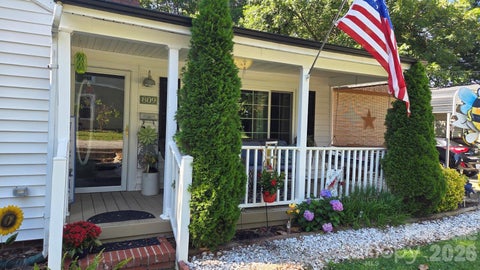Photo of 809 Alexander Street, Lincolnton, NC 28092 (MLS # 4395562)