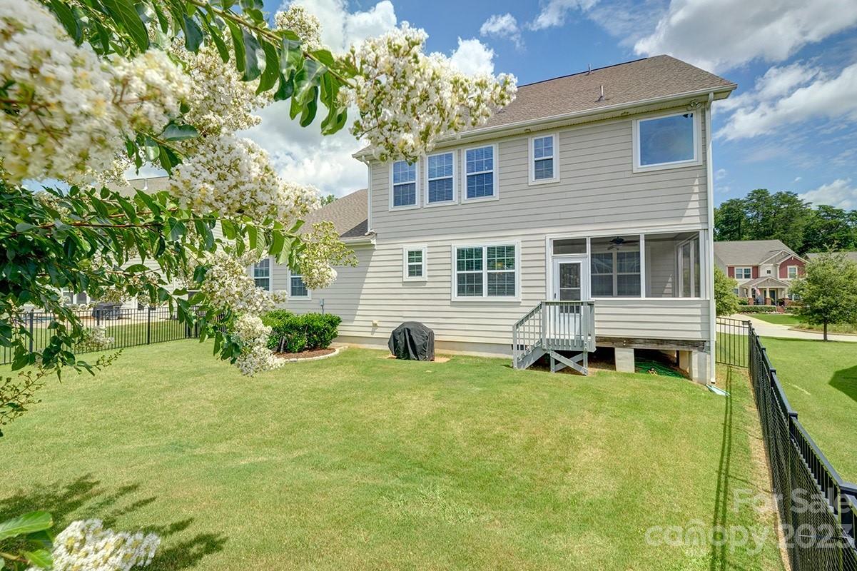 The Pinnacle at Handsmill - Residential