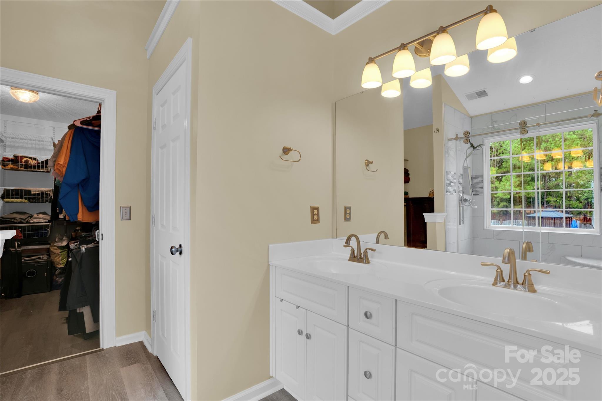 Tennyson - Residential