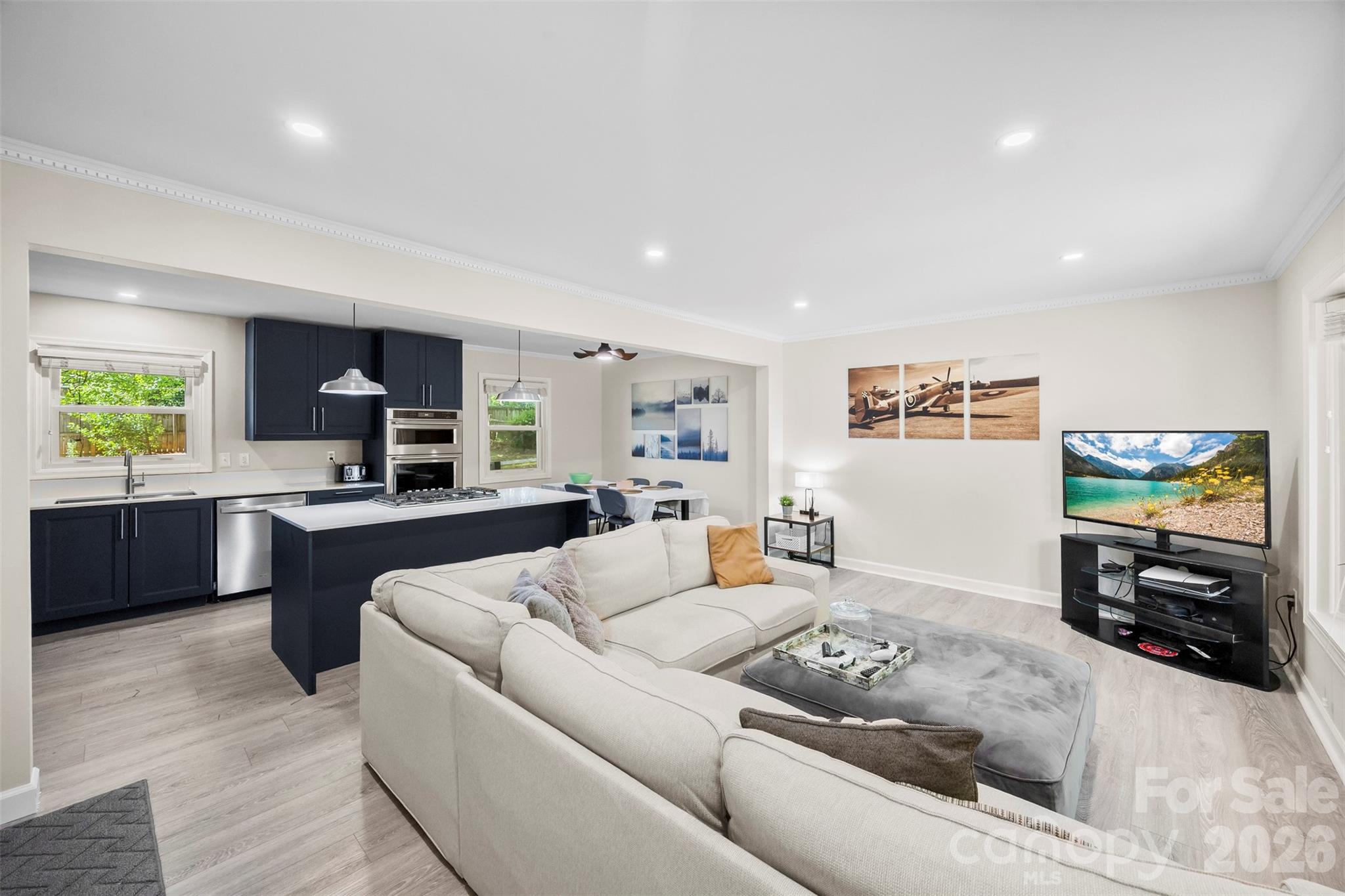 2411 Roundabout Lane