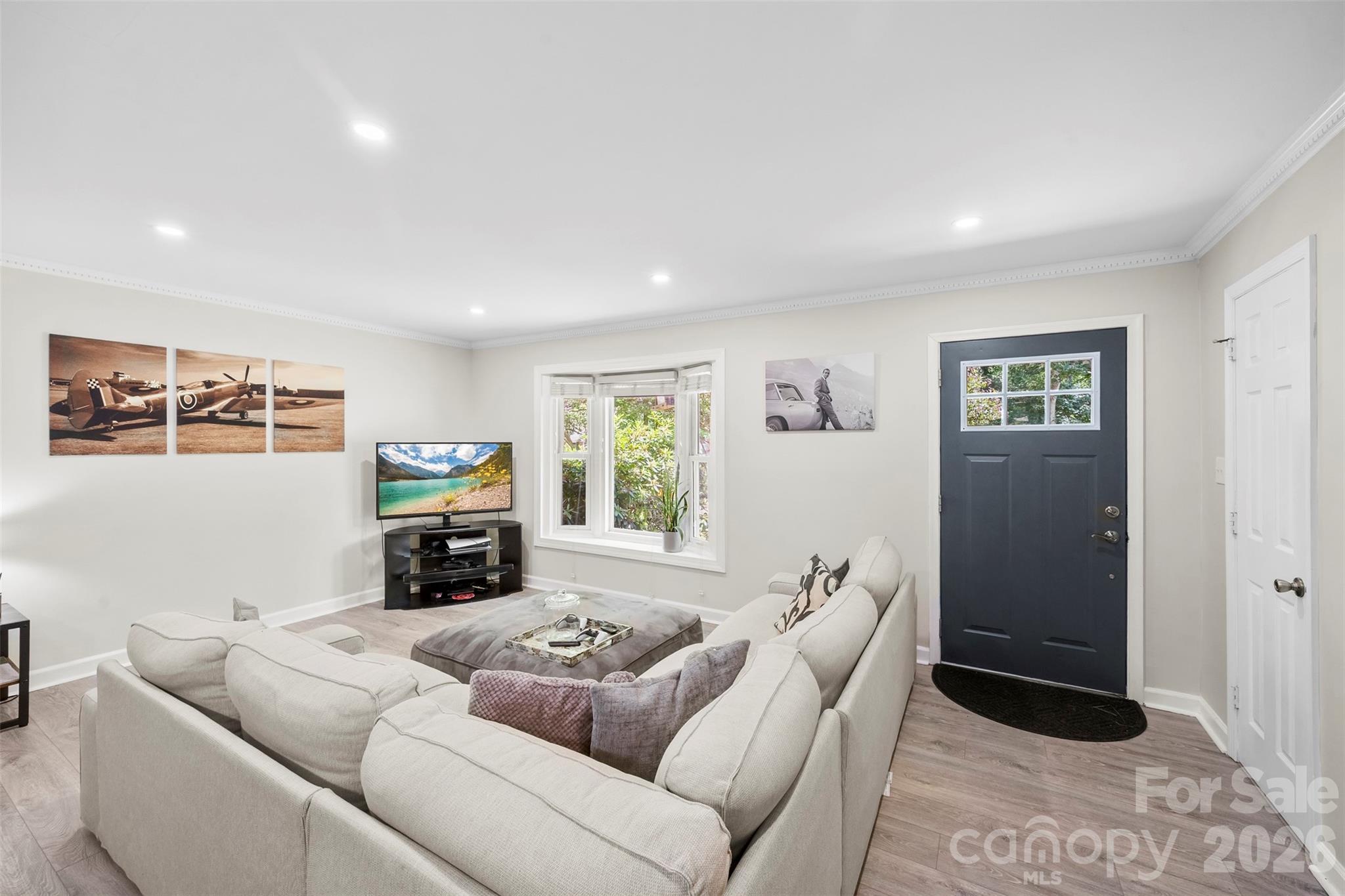 2411 Roundabout Lane
