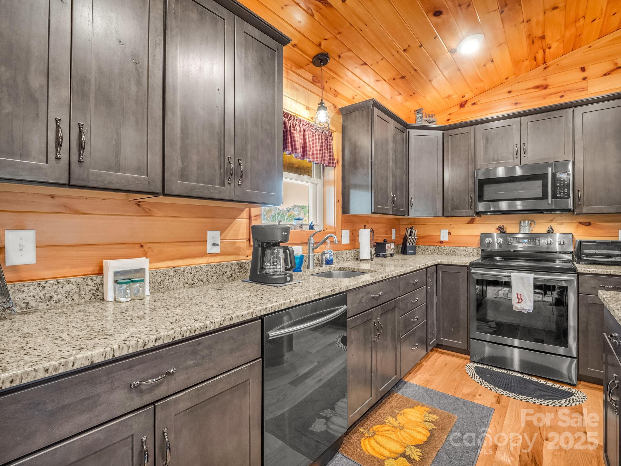 Hearthstone Ridge - Residential