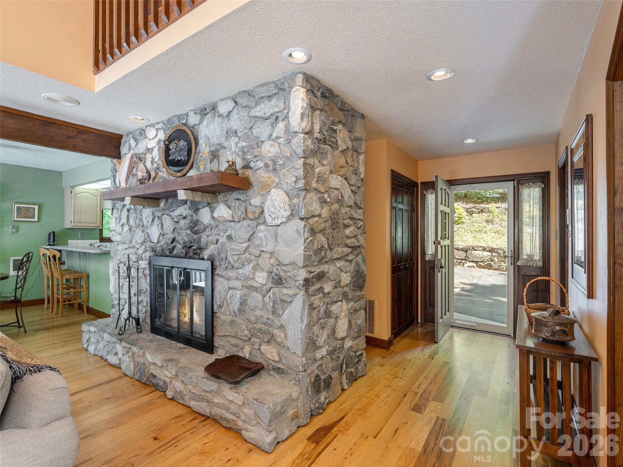 142 Sequoyah Hills Drive 9