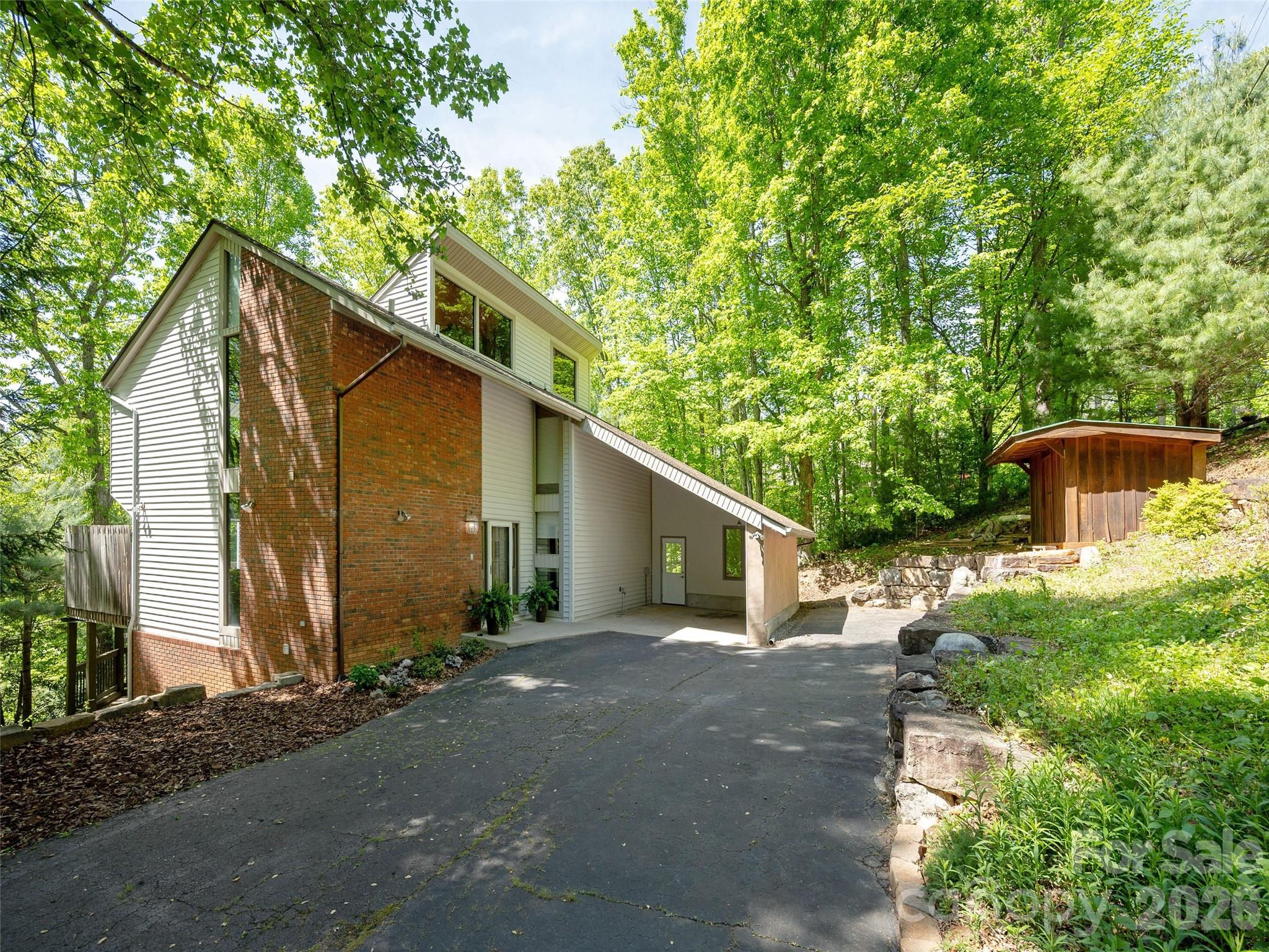 142 Sequoyah Hills Drive 9