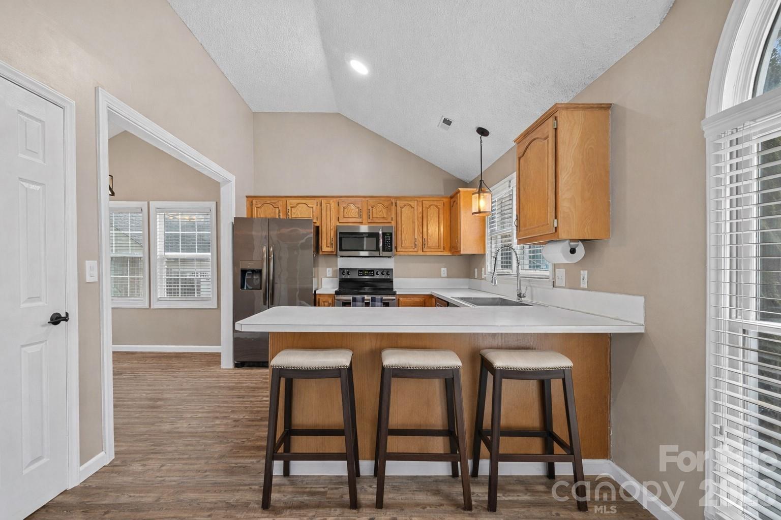 3608 Shadowridge Place NW