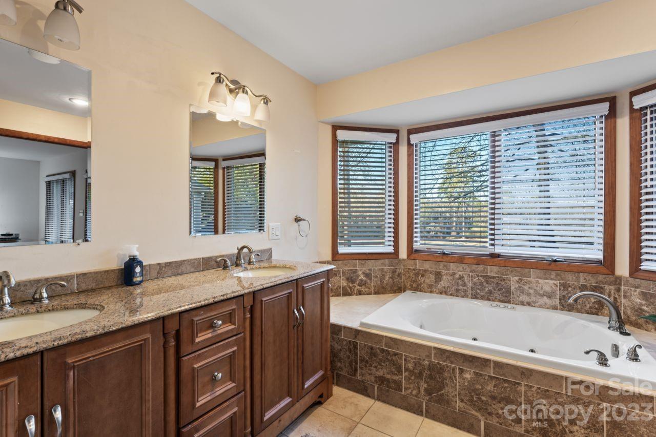 Uwharrie Point - Residential