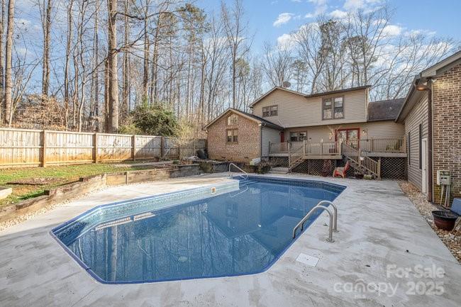 1006 Lost Cove