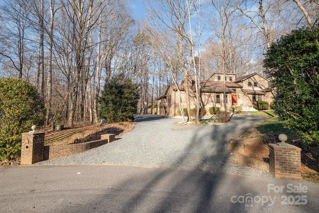1006 Lost Cove