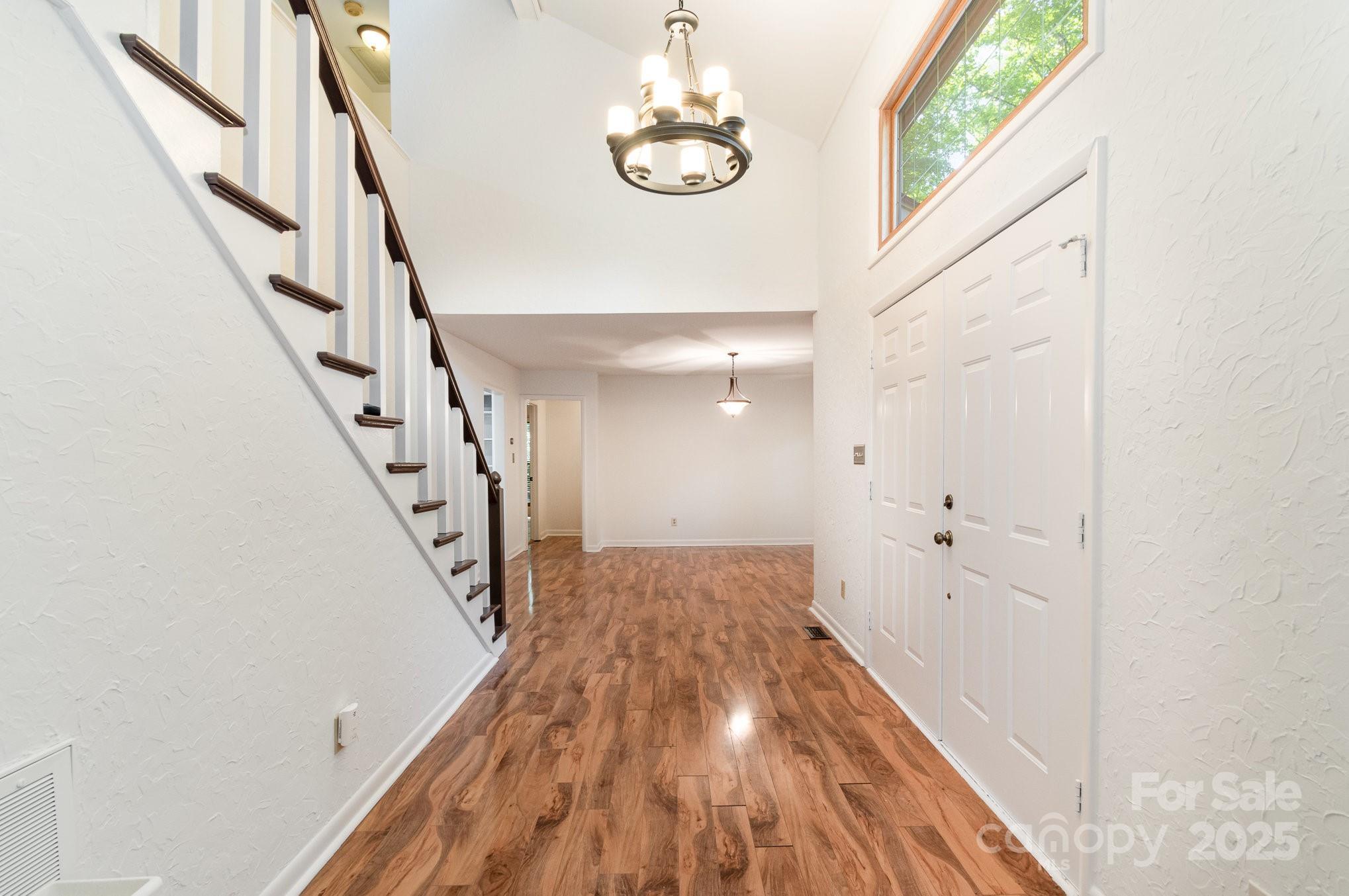 1006 Lost Cove
