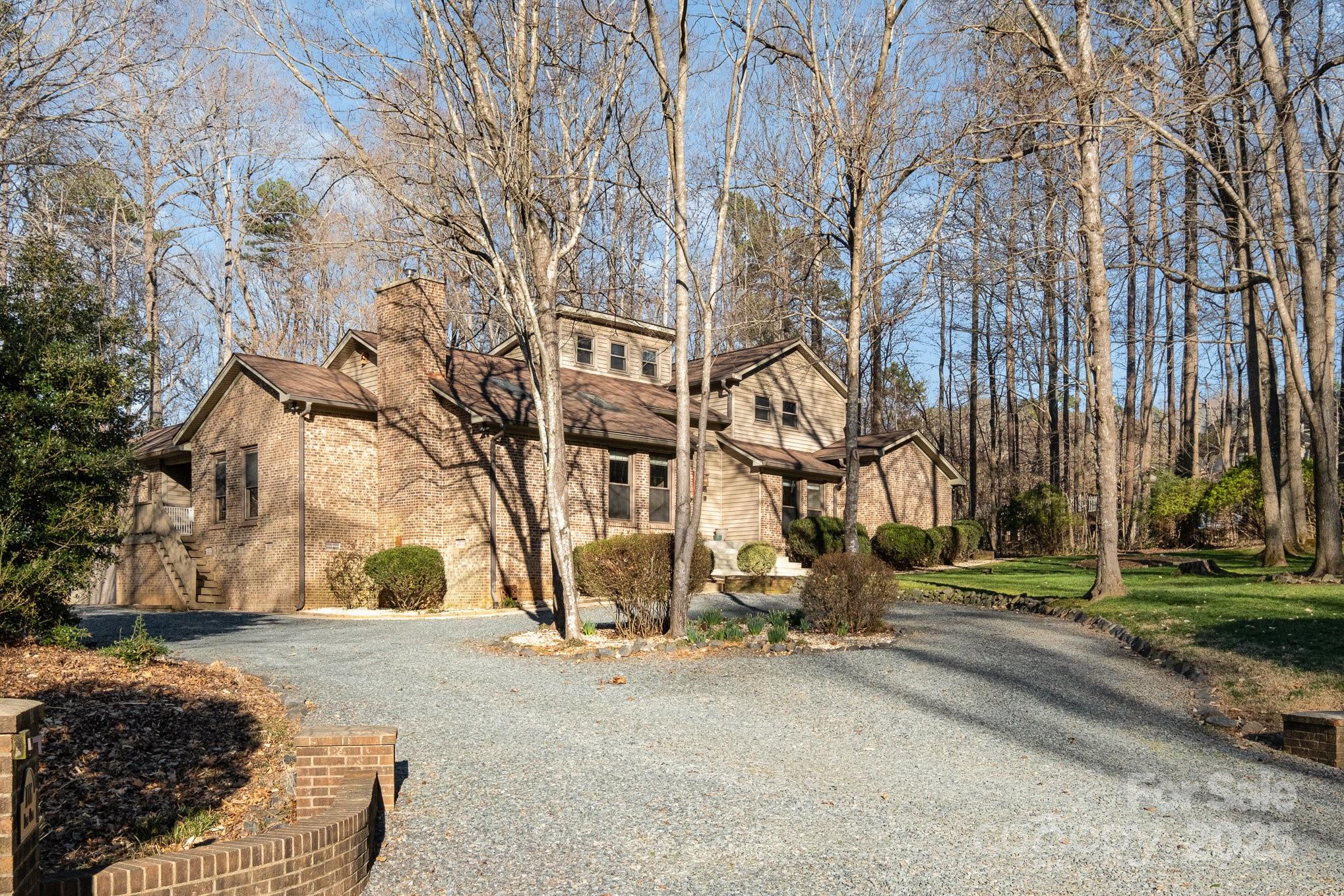 1006 Lost Cove