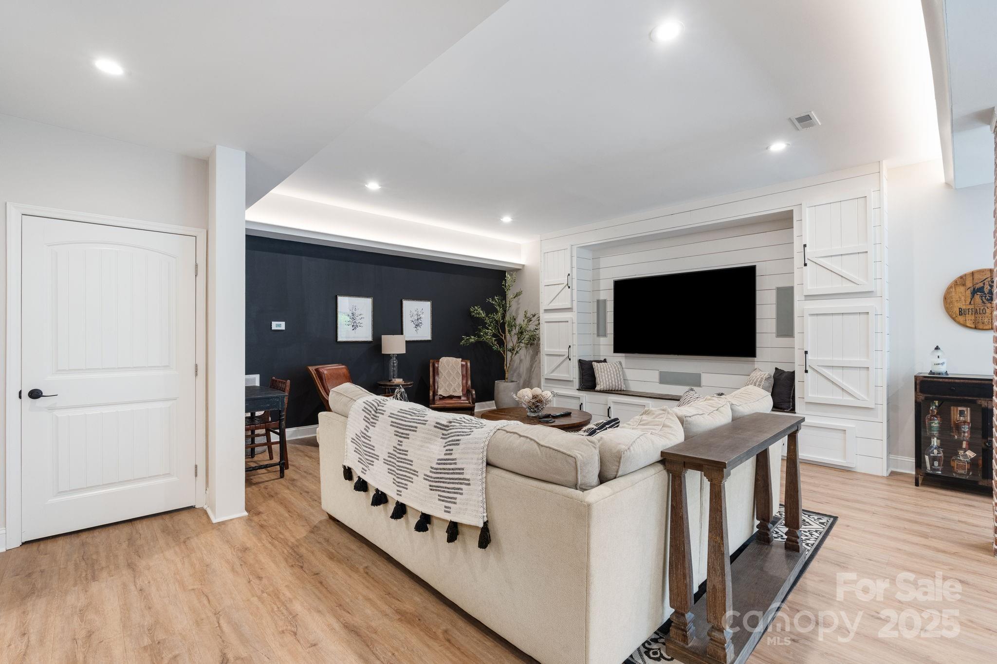 Montrachet - Residential