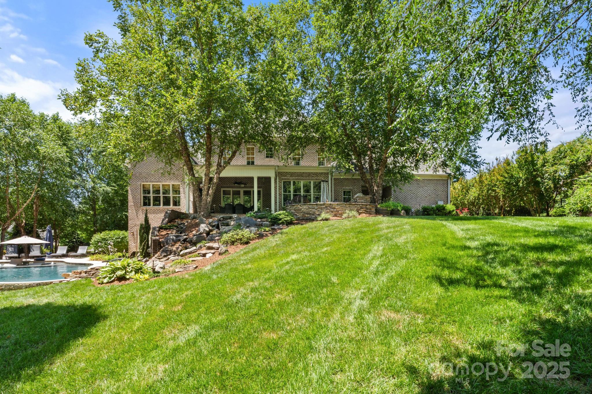 Montrachet - Residential