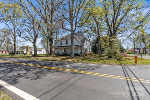 A home in Hiddenite