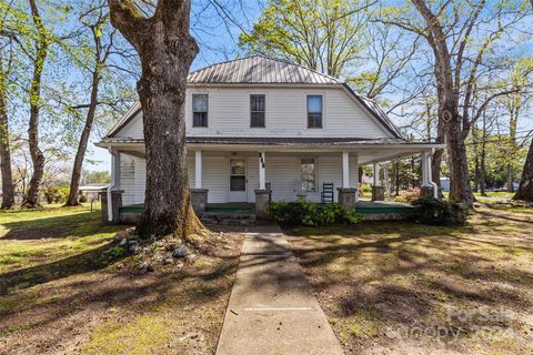 A home in Hiddenite