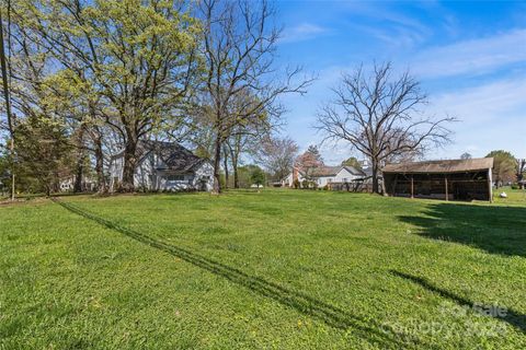 A home in Hiddenite