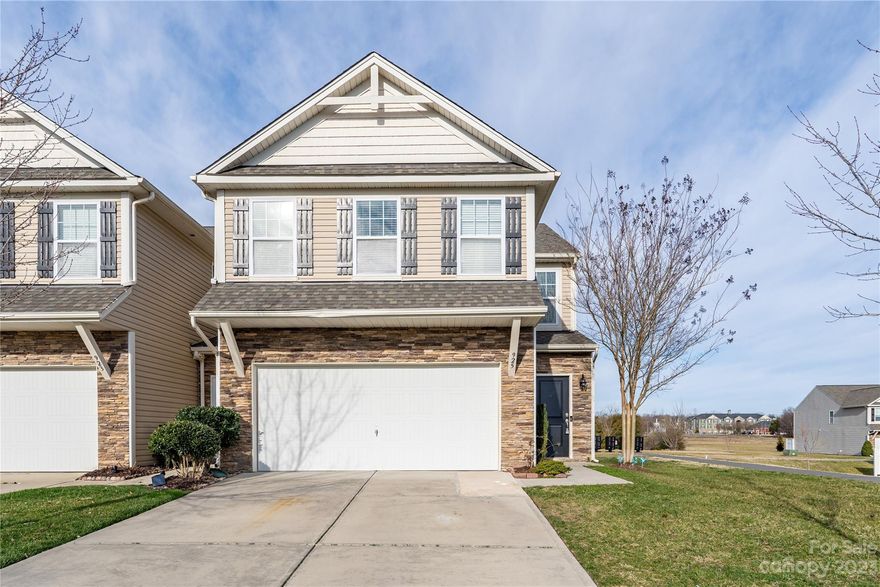 This practical 2-story single-family home in Summerlake offers 3 beds and 2.5 baths. Enjoy wood flooring on the main level, cozy carpet on the upper level, and tiled bathrooms. The kitchen is equipped with stainless steel appliances and simple white cabinets. Experience ease and simplicity in the relaxed atmosphere of Summerlake living.