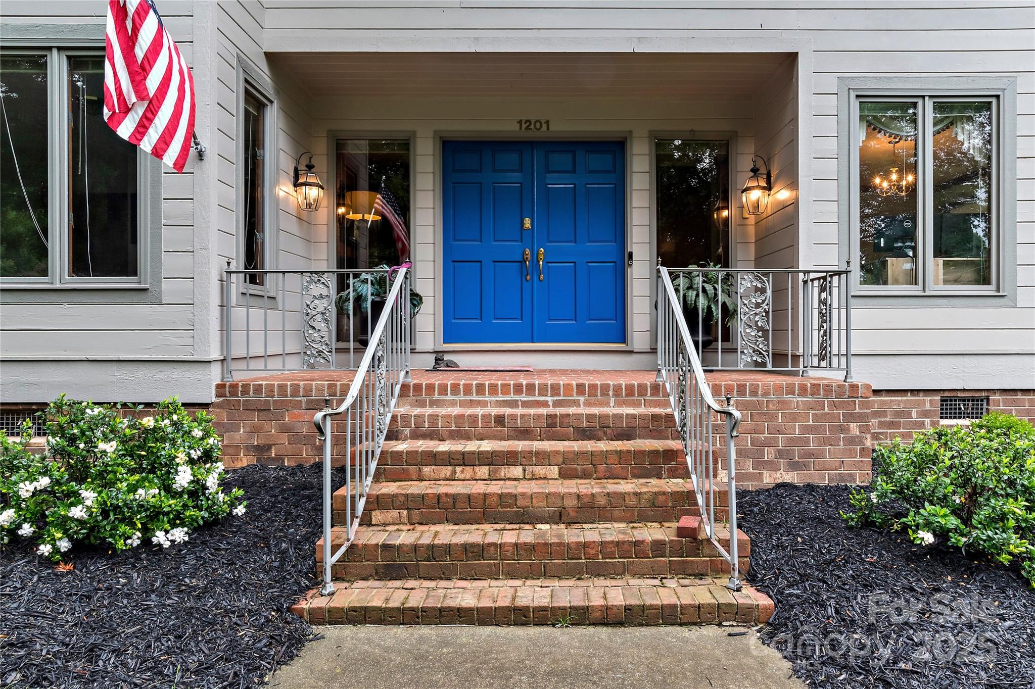 1201 Cliffspring Court