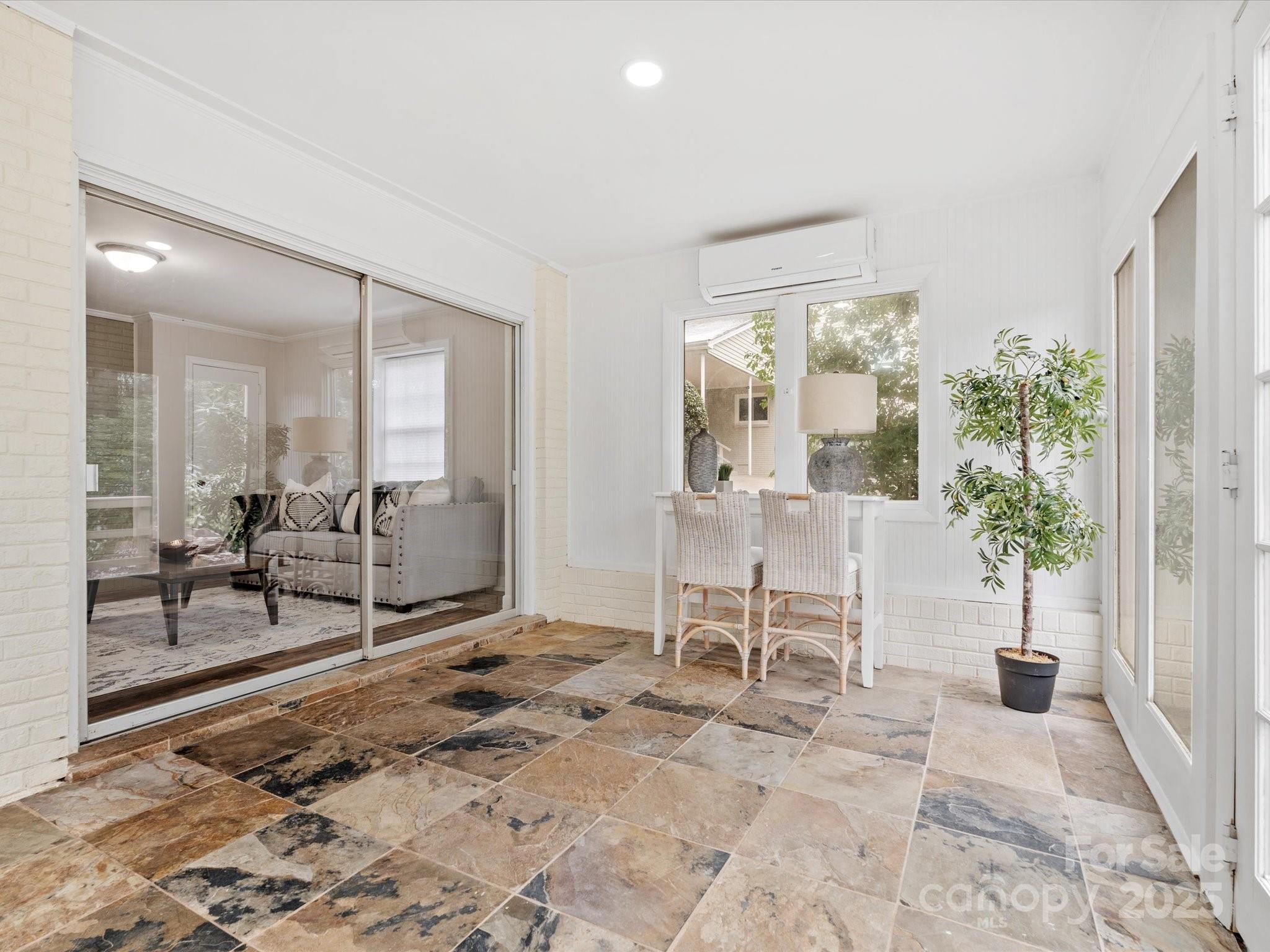 Lansdowne - Residential