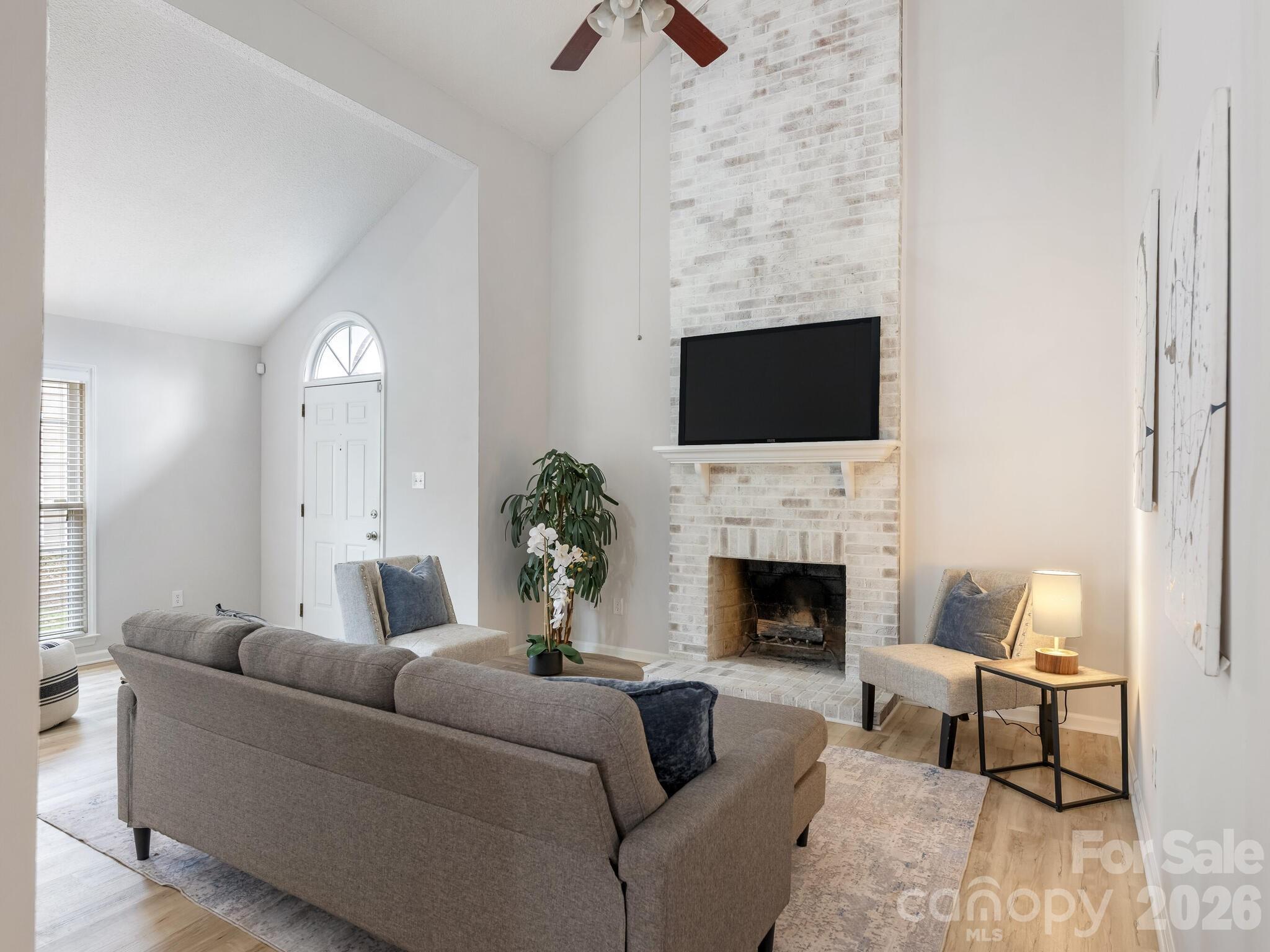 9453 Kings Falls Drive