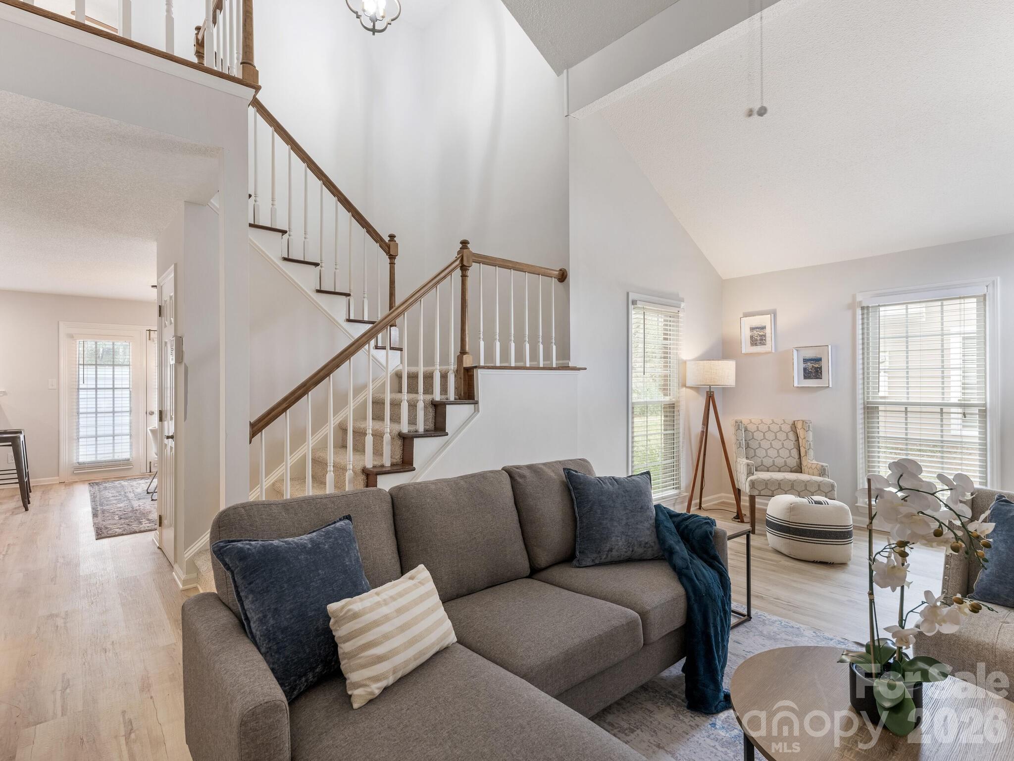 9453 Kings Falls Drive