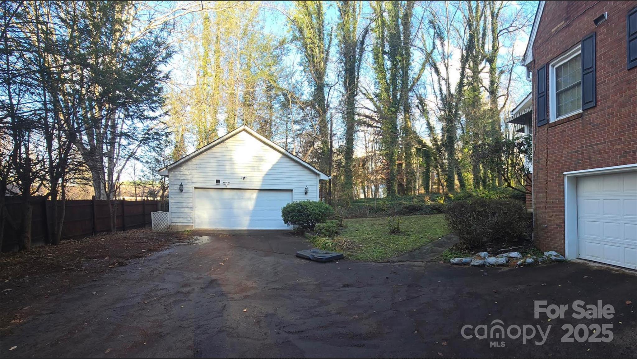 822 Westminster Circle SW