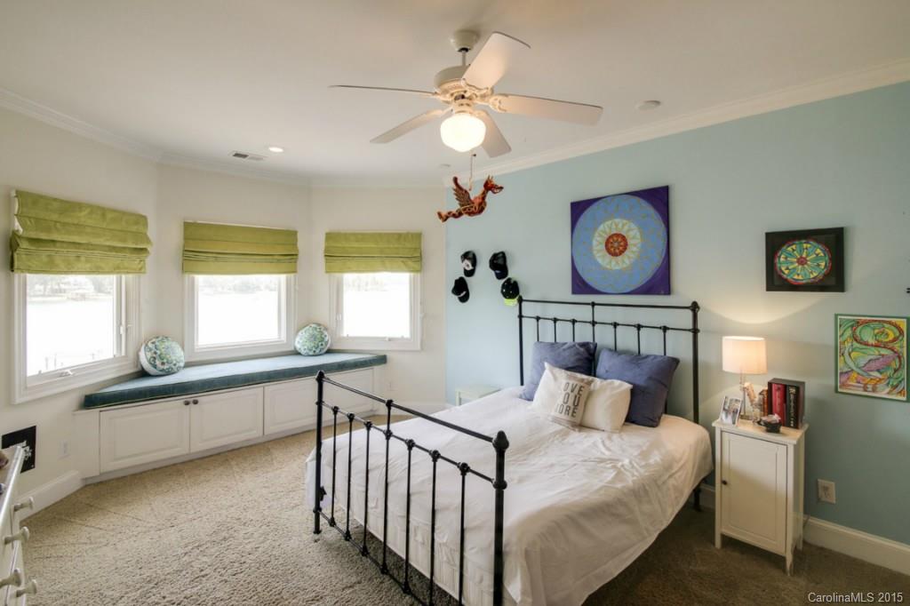 The Peninsula - Residential