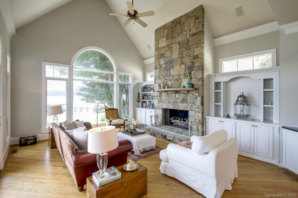 The Peninsula - Residential