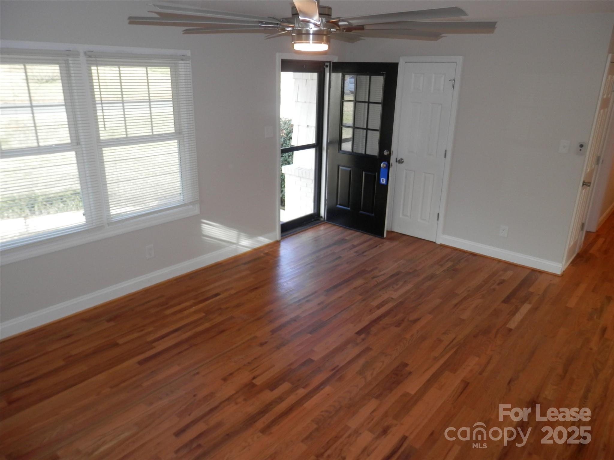 1332 Edgewater Drive