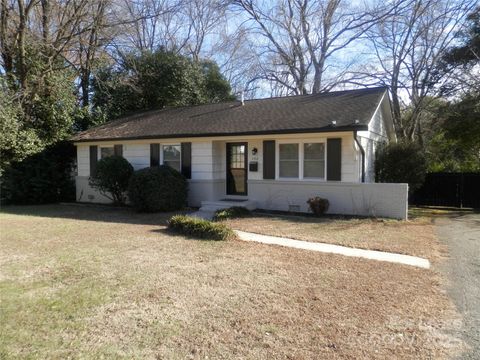 Photo of 1332 Edgewater Drive, Charlotte, NC 28210 (MLS # 4331068)